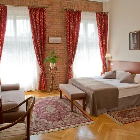 Polonia 3*