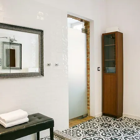 Nomad Apartment