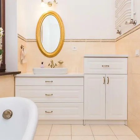 Studio Mostowa Apartment *
