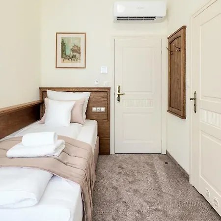 Pod Baranem Apartment *