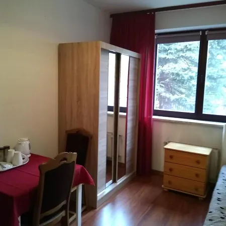 Homestay Dom Zielna 61 *