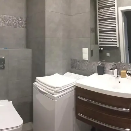 Apartment Am *
