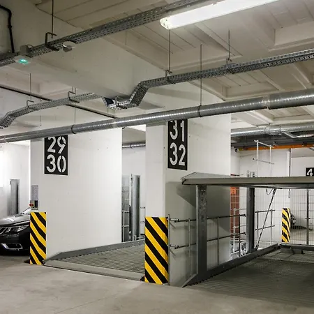 Arianska Apartments, Free Parking, Lift & Ac דירה