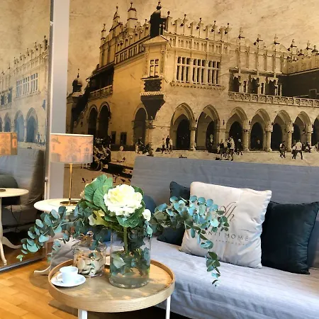 Aparthotel Avanti *