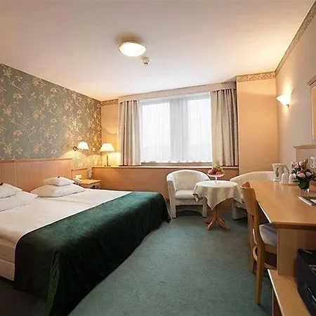Great Polonia Krakow Airport - Ex Witek 4* Modlniczka