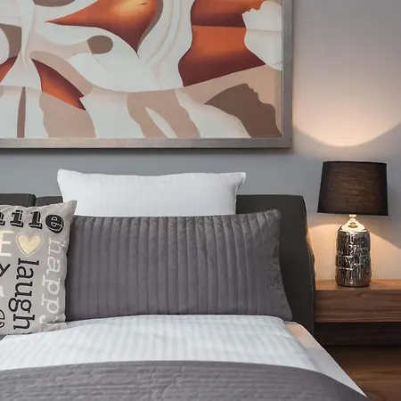 Inpoint Spacious Near Main Square & Kazimierz District Апартаменты *