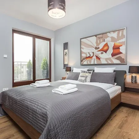 Inpoint Spacious Near Main Square & Kazimierz District Апартаменты *