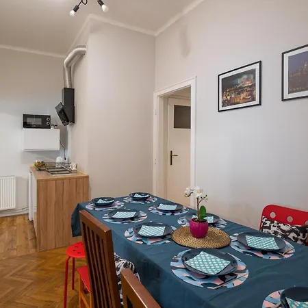 Apartment Kings Neighbor. 600 Meters From Castle