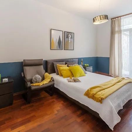 Centre Apartments-old Town Apartment