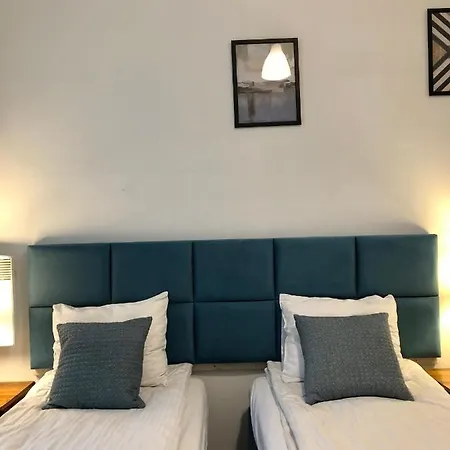 Amber Guest Aparthotel 2*
