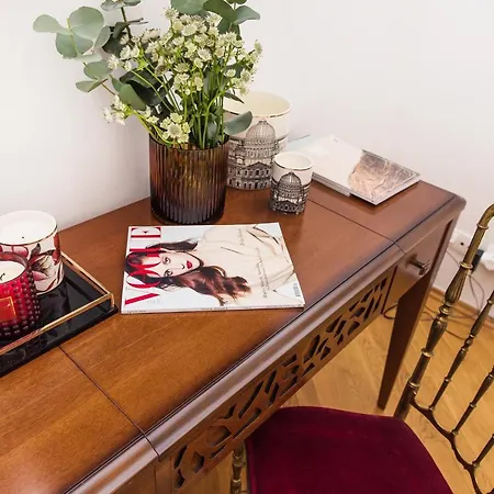 Cracovian By Loft Affair *