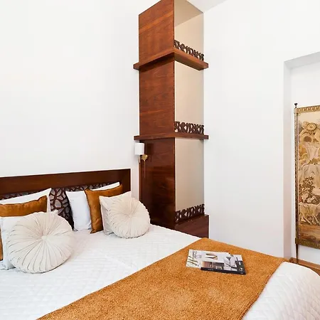 Cracovian By Loft Affair *