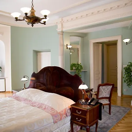 Polonia 3*