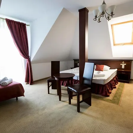 Dworek Magnat Bed & Breakfast 3*