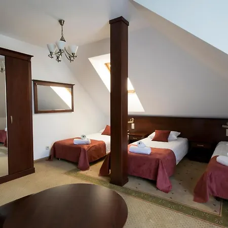 Dworek Magnat 3*