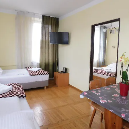 Pokoje Goscinne Korona 2*