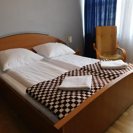 Pokoje Goscinne Korona Vendégház 2*