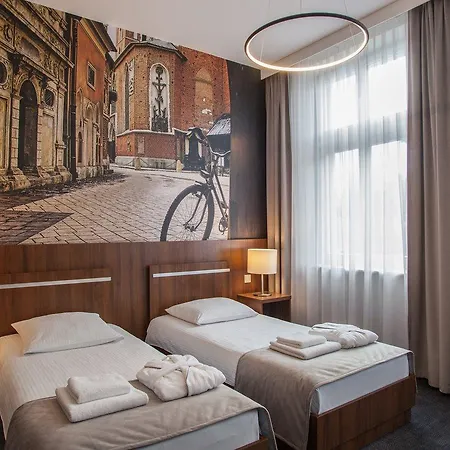 Downtown 3*