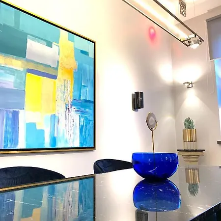 Aparthotel Mondrian Luxury & Old Town