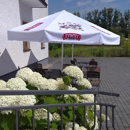 Bed & Breakfast Dworek Magnat Modlniczka