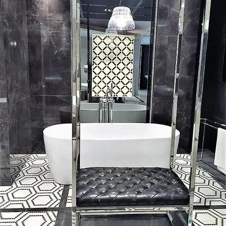 Mondrian Luxury & Old Town 5*