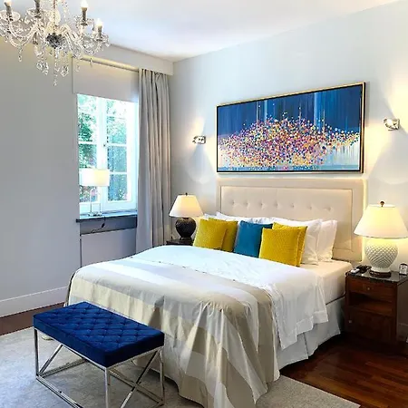 Aparthotel Mondrian Luxury & Old Town