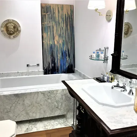Mondrian Luxury & Old Town