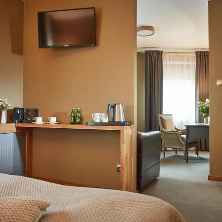 Batory Hotel 3*