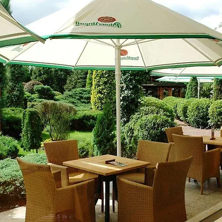 Booking Crown Piast & Spa Hotel