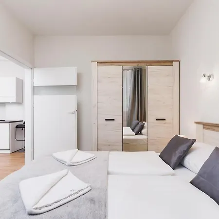 Apartment Plac Na Groblach By Renters Krakow