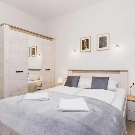 Apartment Plac Na Groblach By Renters