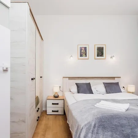 Plac Na Groblach By Renters *