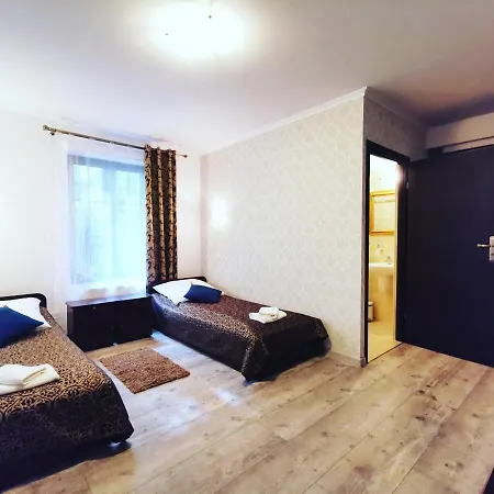 Hotel Dworek Złoty Róg I Restauracja