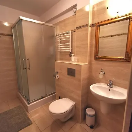 Hotel Dworek Złoty Róg I Restauracja