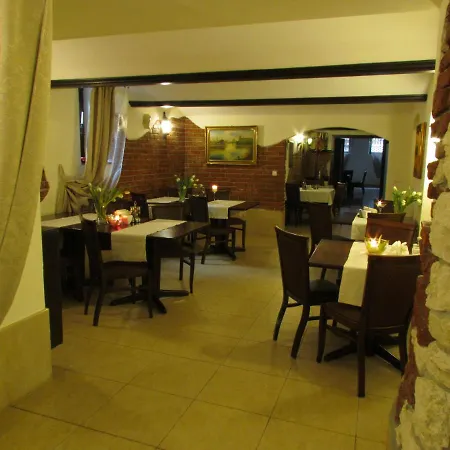 Dworek Złoty Róg I Restauracja