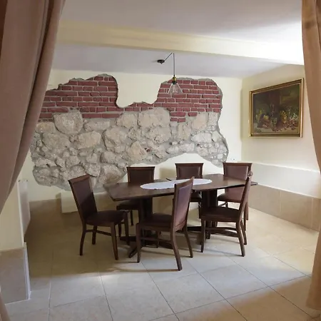Dworek Złoty Róg I Restauracja 3*