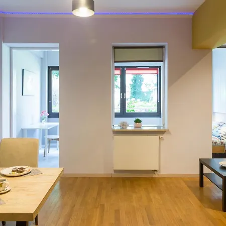Garden Studio In The Old Town Apartment *