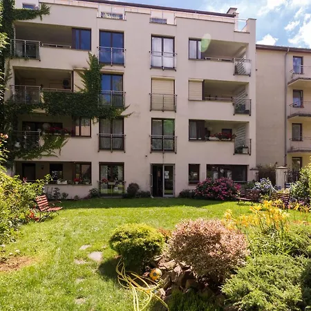 Garden Studio In The Old Town Apartment