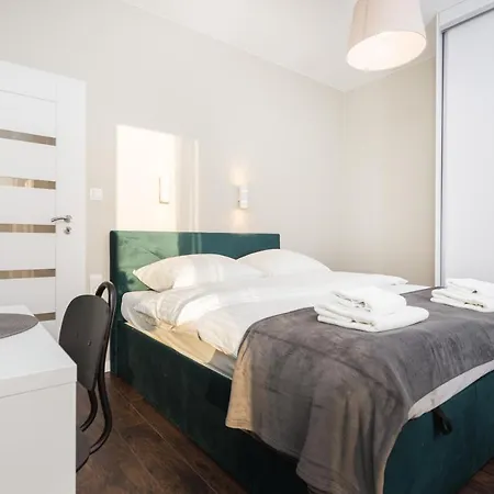 Of The Kings - Leaf Apartment