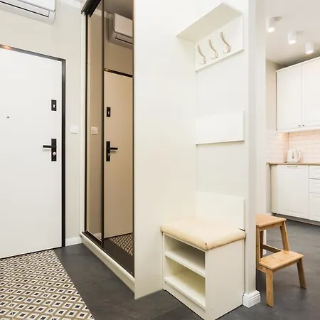 Apartament Of The Kings - Leaf