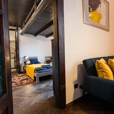 Stylish In Old Town Apartment *