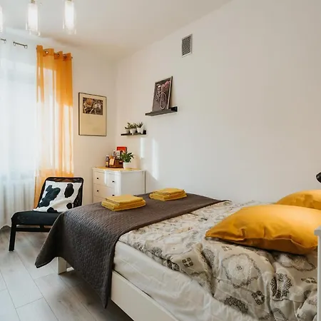 Apartment Charming Old Town & Jewish District, Quiet Neighborhood