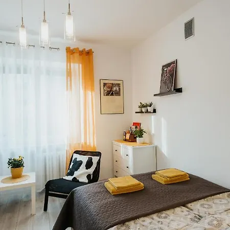 Apartment Charming Old Town & Jewish District, Quiet Neighborhood *
