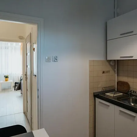 Charming Old Town & Jewish District, Quiet Neighborhood Apartment *