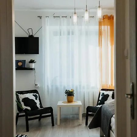 Charming Old Town & Jewish District, Quiet Neighborhood * Krakow