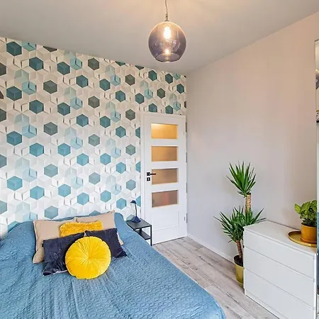Apartmán With Garden Bezplatny Parking !!!