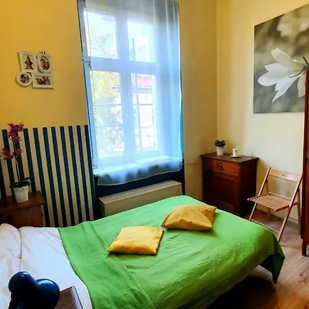 The In Strict Center. Self Check-in Apartment