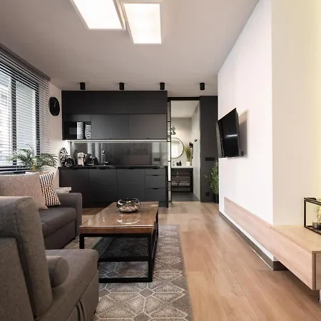 Jacuzzi Apartment *