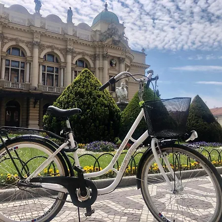 Jacuzzi&bike Apartment, Apartament