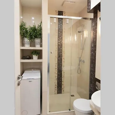Cozy Modern In Old Town דירה